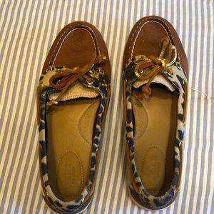 Sperry Firefish loafer in “tan leopard” color